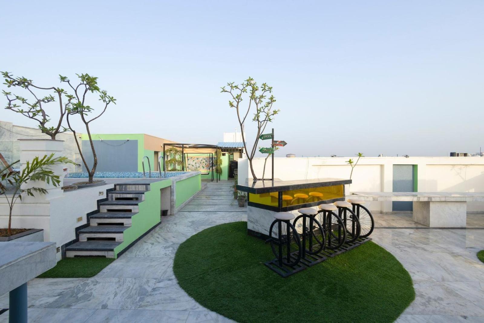 Hotel Sahibs Lighthouse - Swimming Pool Агра Екстериор снимка